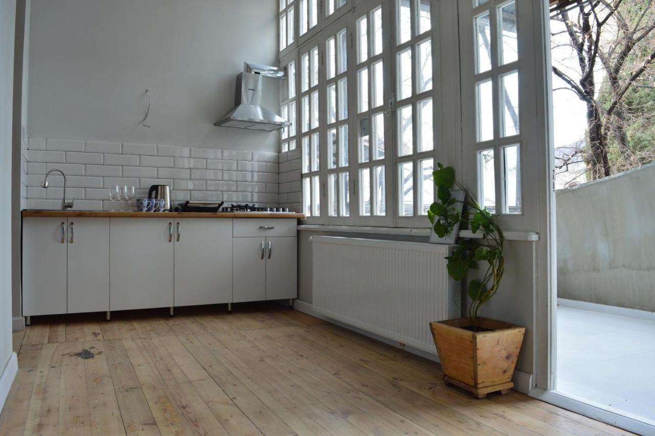 Woodmood Hostel Tbilisi Bagian luar foto