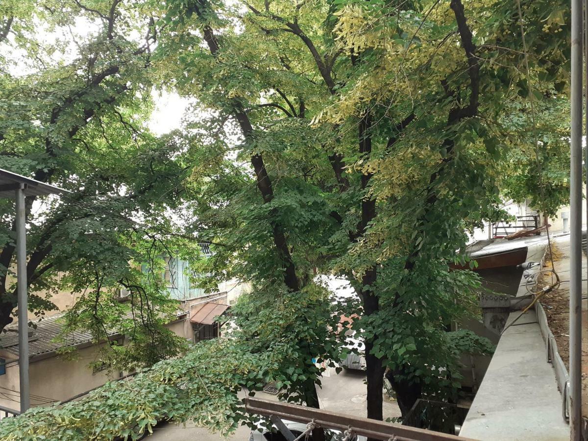 Woodmood Hostel Tbilisi Bagian luar foto